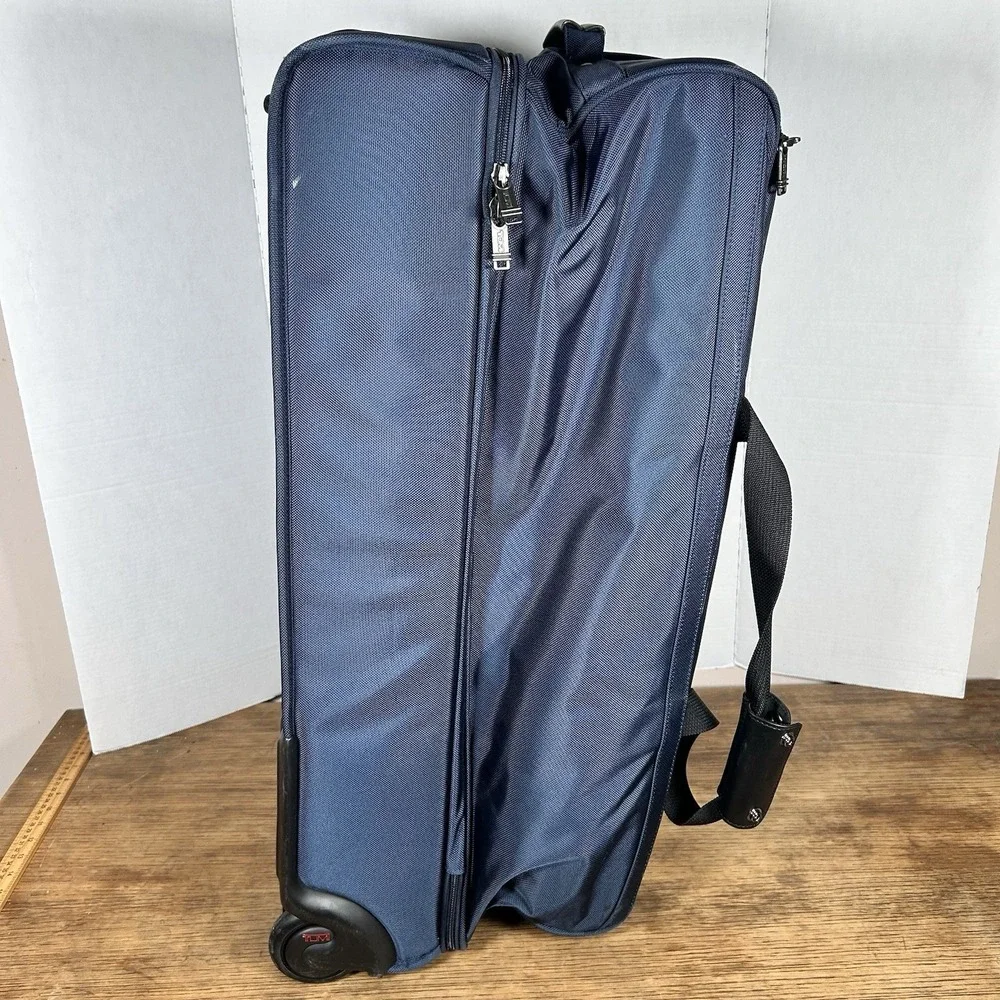 TUMI ALPHA G4 Large 2 Wheeled Rolling Split Duffel Bag Travel Luggage 34.5